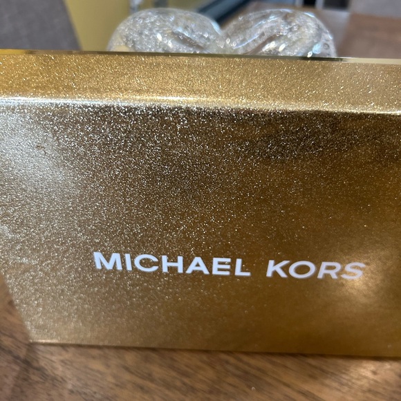 Michael Kors Brown and Tan Belt Bag Leather Adjustable, New In Sparkly Giftbox. - Picture 7 of 10
